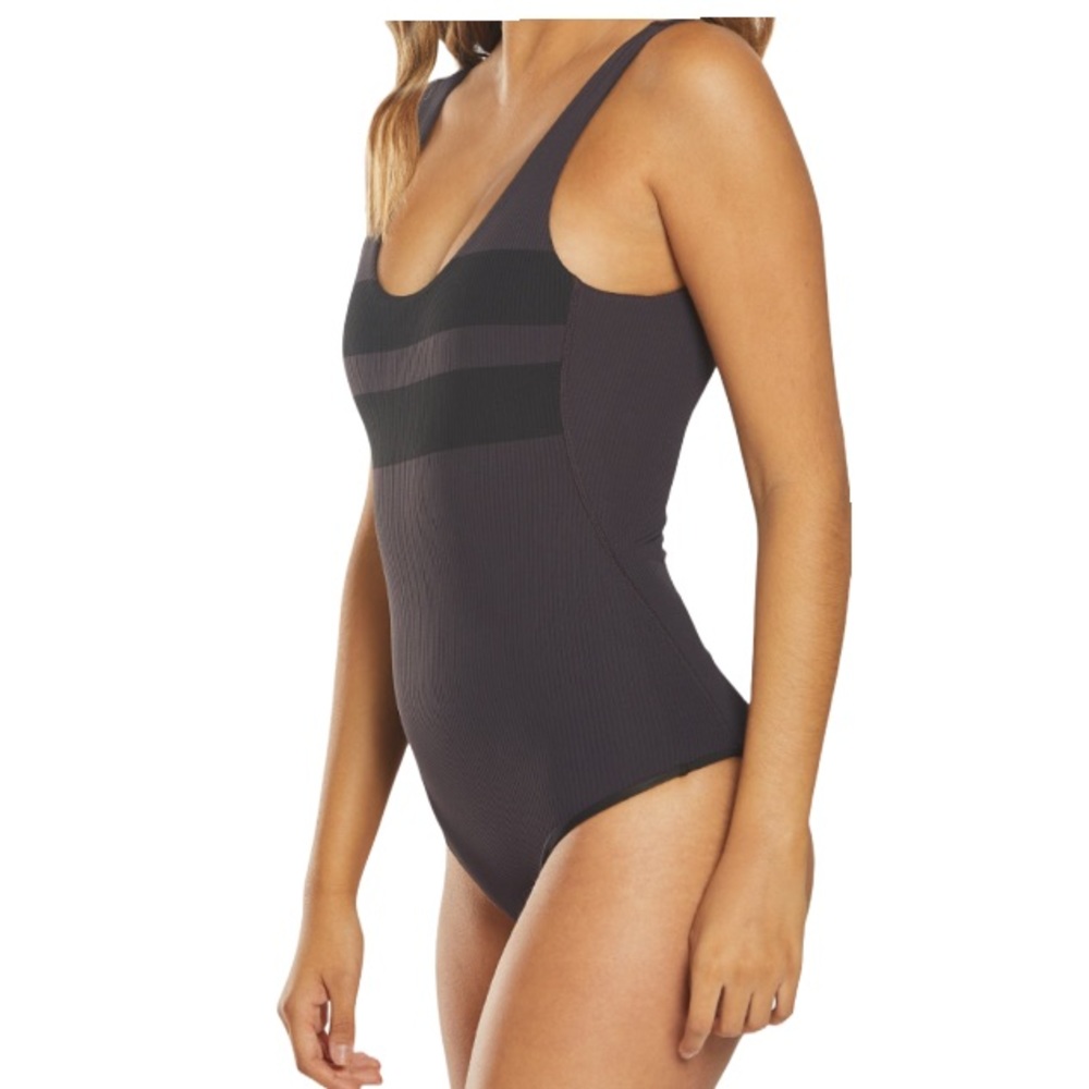 Hurley Quick Dry bodysuit🏝